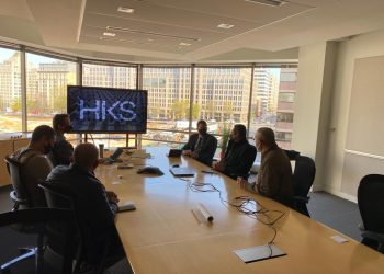 وزير الإسكان يجتمع بمصصمى أبراج “العلمين الجديدة”.. ويلتقى مسئولى مكتب متخصص فى إدارة المدن الطبية