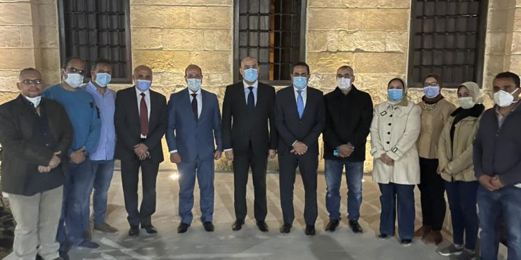 وزير الإسكان يقوم بجولة مسائية لتفقد المرحلة الأولى من محور الفردوس الحر بمحافظة القاهرة بعد تشغيلها تجريبيا