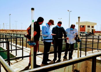 زيارة رئيس جهاز العاشر من رمضان لمحطة المياه