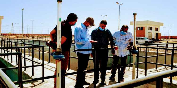 زيارة رئيس جهاز العاشر من رمضان لمحطة المياه