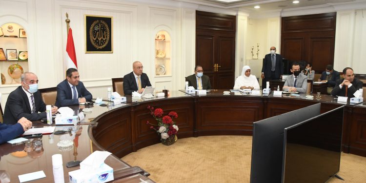 لقاء وزير الإسكان بشباب الأحزاب لمناقشة قانون البناء