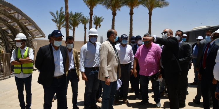 زيارة وزير الإسكان للحدائق المركزية بالعاصمة