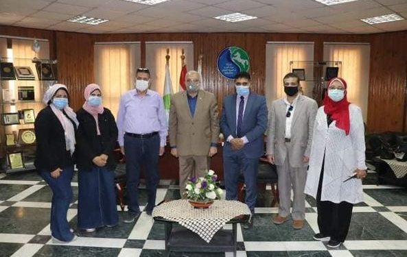 جانب من التوقيع