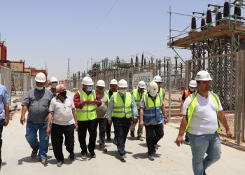 بقدرة 525 ميجا فولت.. مسئولو جهاز السادات يتفقدون محطة محولات كهرباء لتغذية المنطقة الصناعية