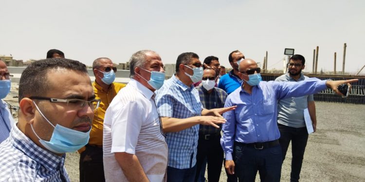 مسئولو “جهاز ٦ أكتوبر” يتفقدون مشروع تقاطع 8 “كوبري/ نفق” ضمن تطوير الطرق بالمدينة