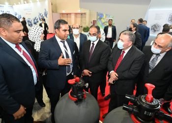 جانب من افتتاح المعرض