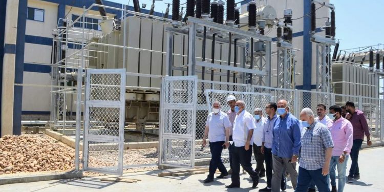 مسئولو “الإسكان” يتفقدون محطات محولات كهرباء لتغذية المناطق الصناعية والسكنية بـ العاشر من رمضان