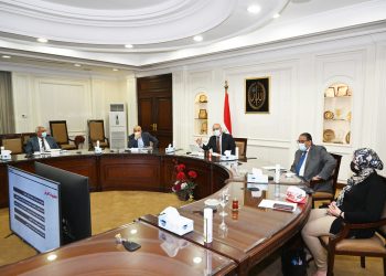 وزير الإسكان يتاربع تطوير أراضى الساحل الشمالى الغربي