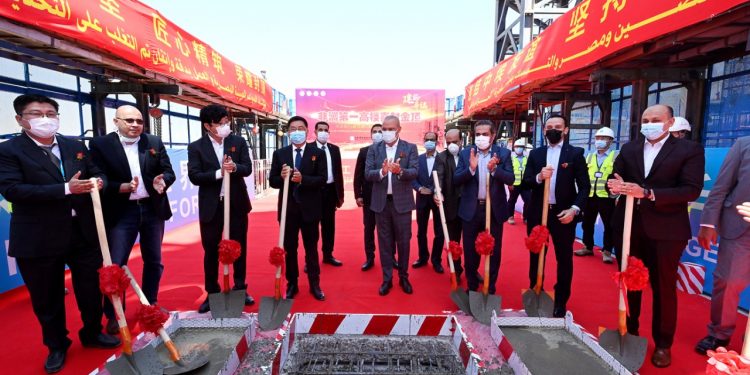 بارتفاع 400 متر.. وزير الإسكان يشهد احتفالية الانتهاء من الأعمال الخرسانية بالبرج الأيقوني بالعاصمة الإدارية