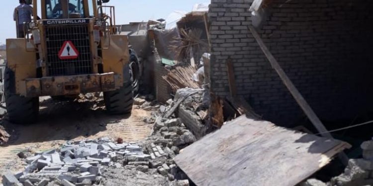 جانب من حملة إزالة المخالفات بالعبور الجديدة