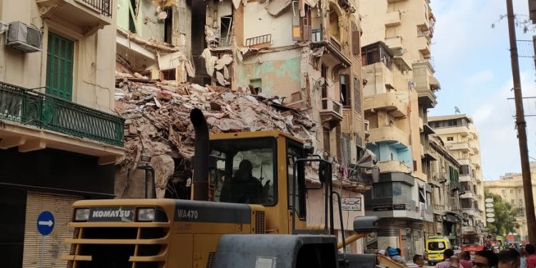 العقار المنهار بالعطارين