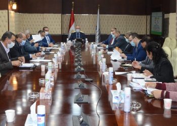 وزير الإسكان يبحث مع ممثلي جهات الدولة المختلفة سبل تعظيم الاستفادة من الأراضي الدولة واستغلالها بالشكل الأمثل