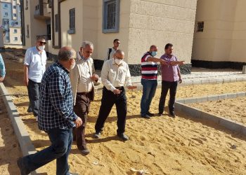 مسئولو”الإسكان” يتفقدون أعمال الطرق والمرافق بمبادرة “سكن لكل المصريين” بحدائق العاصمة