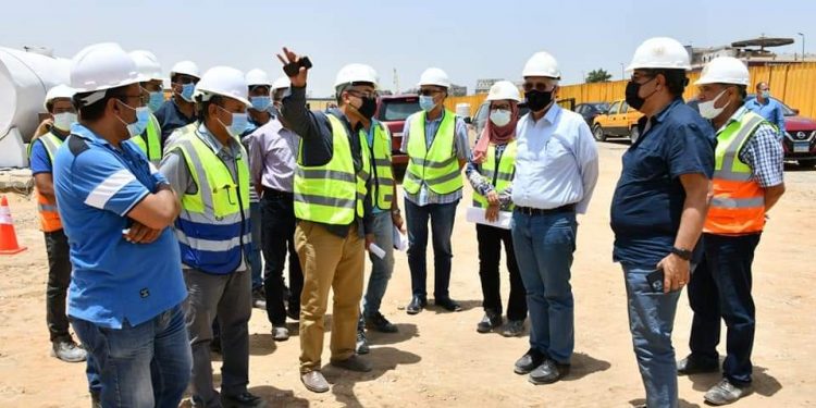 جانب من جولة رئيس المقاولون العرب