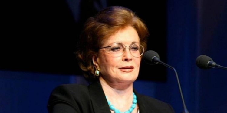 جيهان السادات قرينة الرئيس الراحل محمد أنور السادات