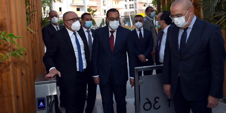 زيارة رئيس الوزراء لمشروع آى سيتى