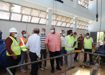 جانب من جولة رئيس مياه أسيوط اليوم