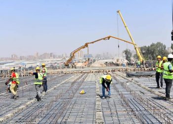 جانب من أعمال كوبرى السلام