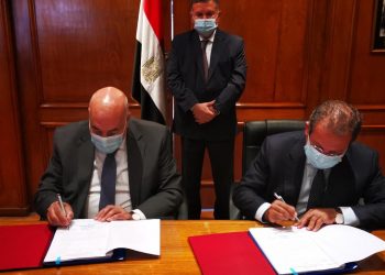 عقود لشركات القطن والغزل والنسيج