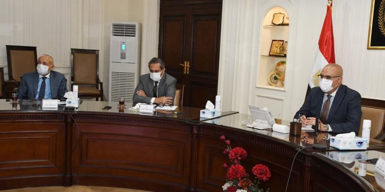 وزير الإسكان