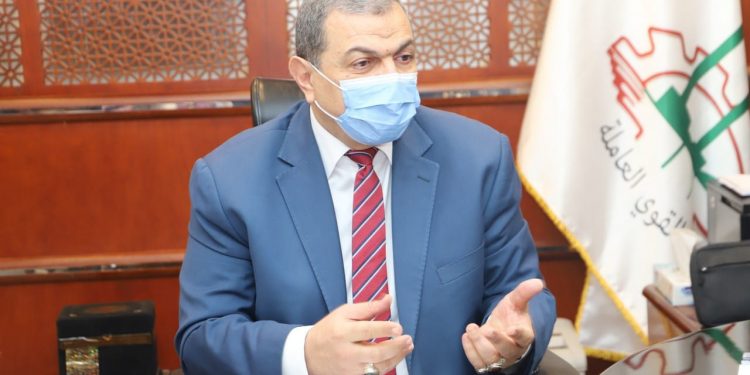 وزير القوي العاملة