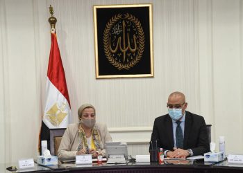 وزيرا الإسكان والبيئة