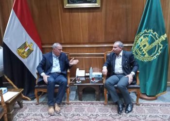 محافظ دمياط يلتقى مدير صندوق التنمية الحضرية