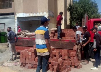 جهاز “حدائق أكتوبر”يشن حملة جديدة لإزالة مخالفات تغيير النشاط  بمنطقة أبناء الجيزة