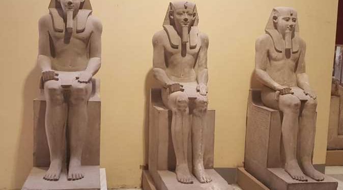 الملك سنورسرت