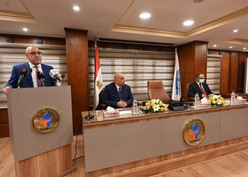 وزير الإسكان