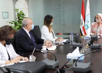 وزيرة البيئة