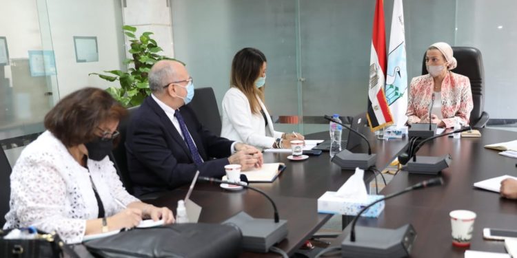 وزيرة البيئة