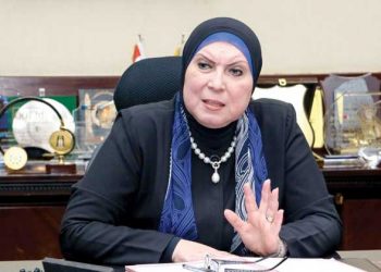 وزيرة الصناعة