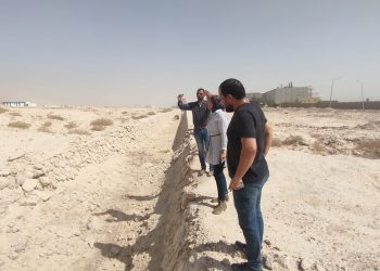 جانب من تطهير مخرات السيول