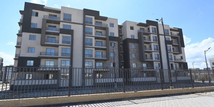 وزير الإسكان يتفقد المشروعات السكنية.. ويلتقى شركات المقاولات العاملة بمدينة المنصورة الجديدة