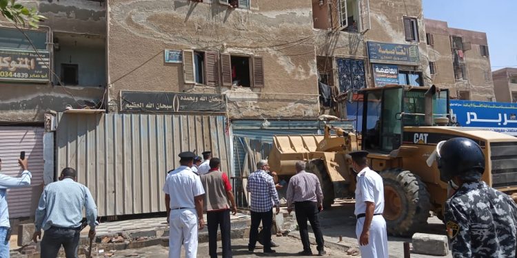 جانب من حملة إزالة الإشغالات