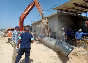 رئيس جهاز “النوبارية الجديدة” يتفقد سير العمل بتوسعات محطة معالجة الصرف الصحي.. ويتابع حملات ضبط المخالفات