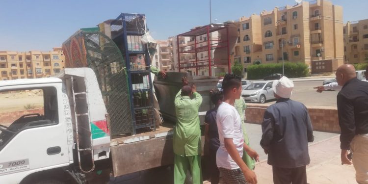 رئيس جهاز الشروق: حملة جديدة لإزالة الإشغالات بالمجمعات التجارية.. وتحرير 12 محضرًا للمحال المخالفة