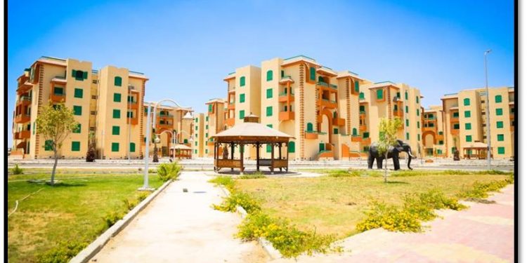 وزير الإسكان يتابع الموقف التنفيذي للمشروعات المختلفة بمدينة قنا الجديدة