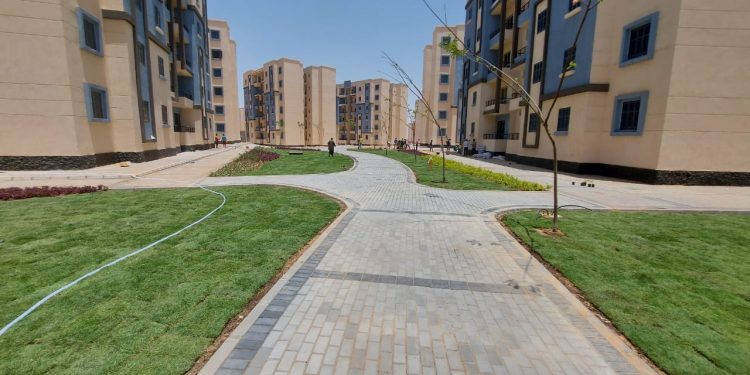 باستثمارات تتجاوز 15 مليار جنيه.. وزير الإسكان يستعرض الموقف التنفيذي للمشروعات السكنية فى حدائق العاصمة