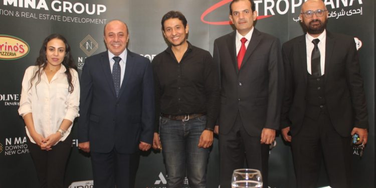 جانب من توقيع عقود الادارة والتشغيل