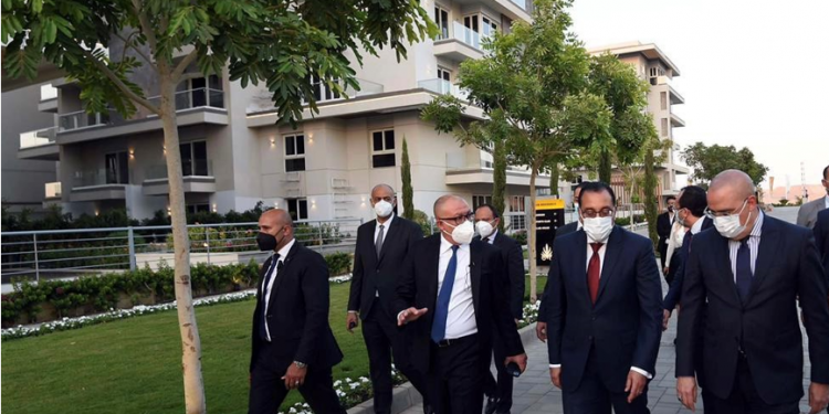 جولة رئيس الوزراء بمشروعات ماونتن فيو بالشراكة مع الحكومة