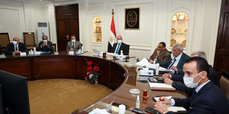 وزير الإسكان يتابع الموقف التنفيذى لمشروعات المبادرة الرئاسية “حياة كريمة” لتطوير الريف المصرى