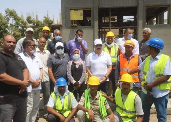 تنفذها المقاولون العرب.. محافظ أسوان يتفقد محطة رفع الصرف الصحي الرئيسية بالسباعية بتكلفة 400 مليون جنيه