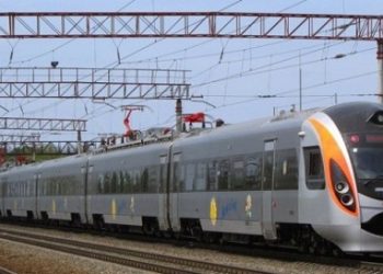 القطار الكهربائي