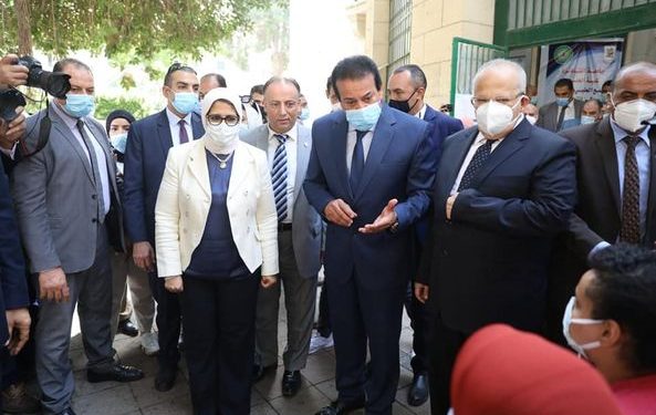 جولة في جامعة القاهرة