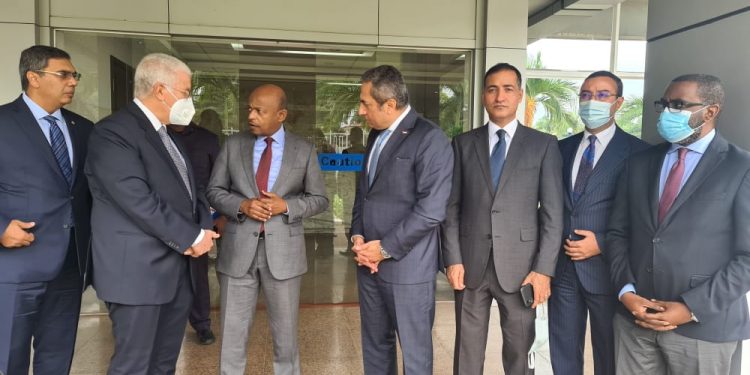 دعوة وزير البنية التحتية الكونغولى لزيارة مصر والاطلاع على التجربة المصرية فى التنمية وتنفيذ المشروعات القومية الكبرى