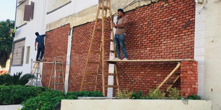 رئيس جهاز “القاهرة الجديدة”: غلق وحدتين سكنيتين لمخالفة تغيير النشاط واستكمال حملات رفع الإشغالات والمخالفات