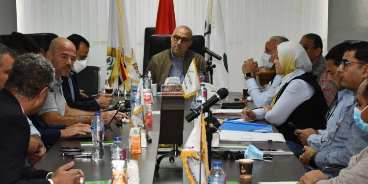 اجتماع لوزير الإسكان فى العلمين الجديدة لمتابعة مشروع “أبراج الداون تاون”