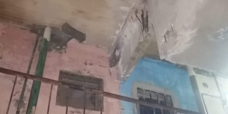 العقار المنهار جزئيا بـ6 أكتوبر